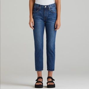 EDWIN HANA CROP Awake is a high-rise straight jean